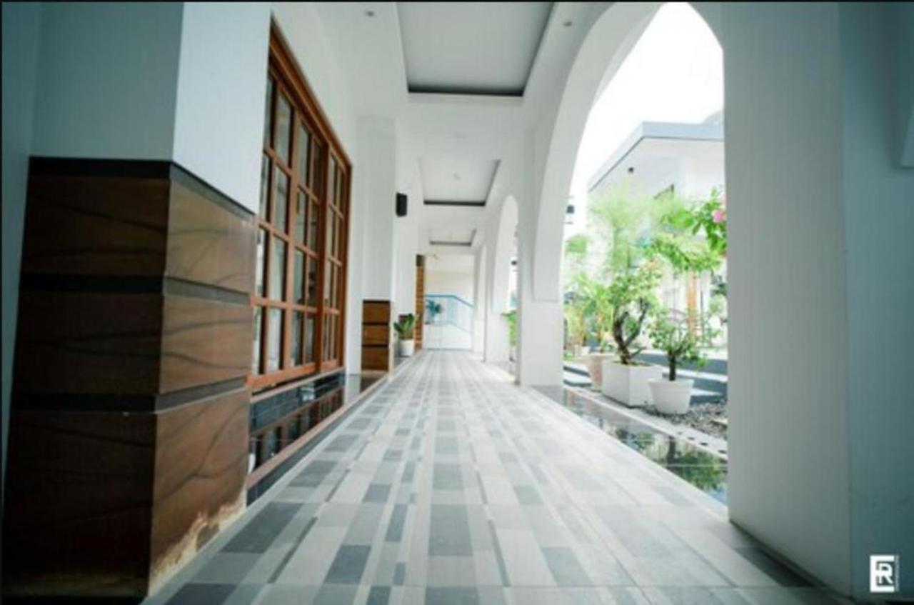 Bernese Resort Hotel Powered By Cocotel Ligao Exterior foto