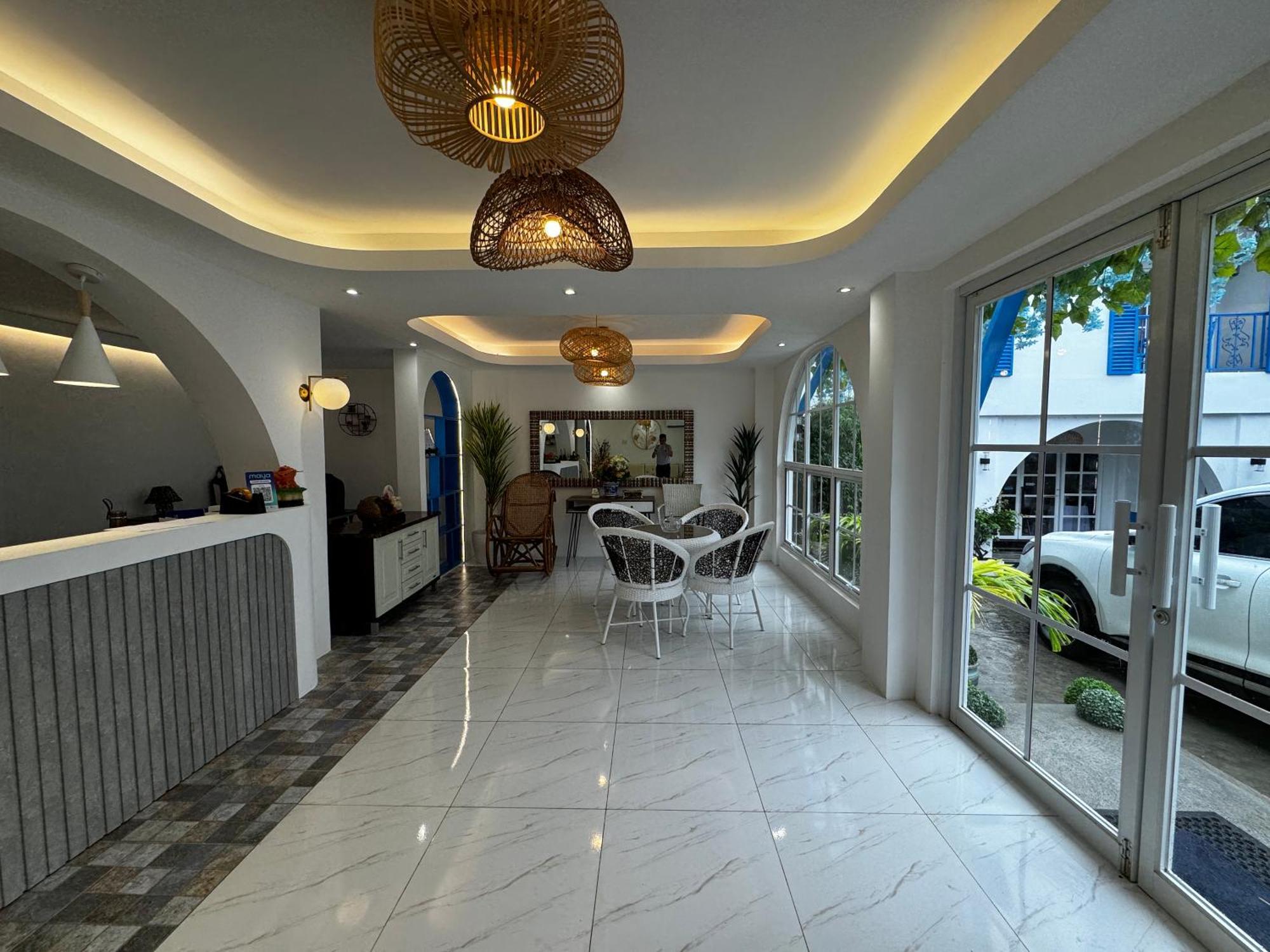 Bernese Resort Hotel Powered By Cocotel Ligao Exterior foto