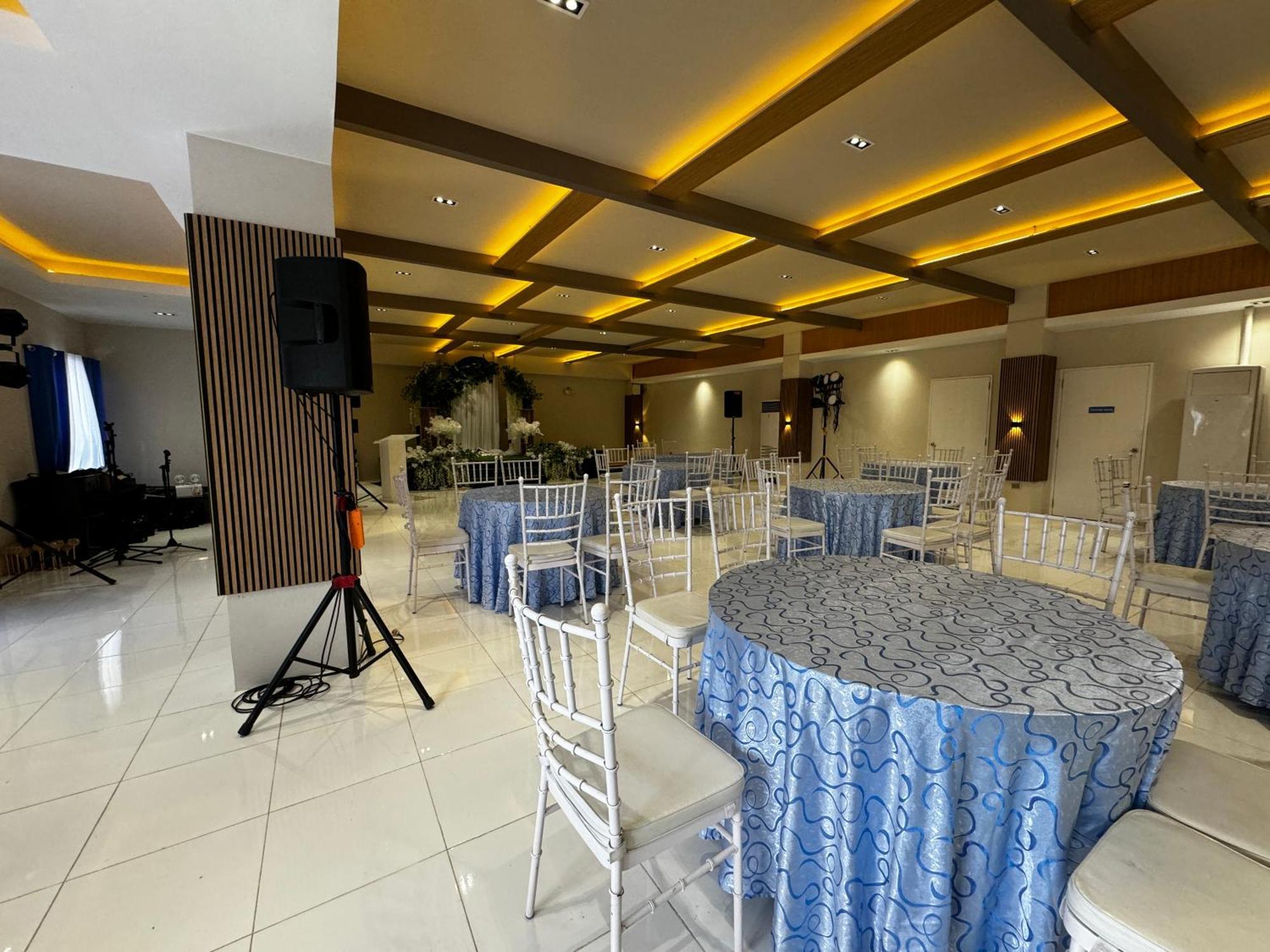 Bernese Resort Hotel Powered By Cocotel Ligao Exterior foto