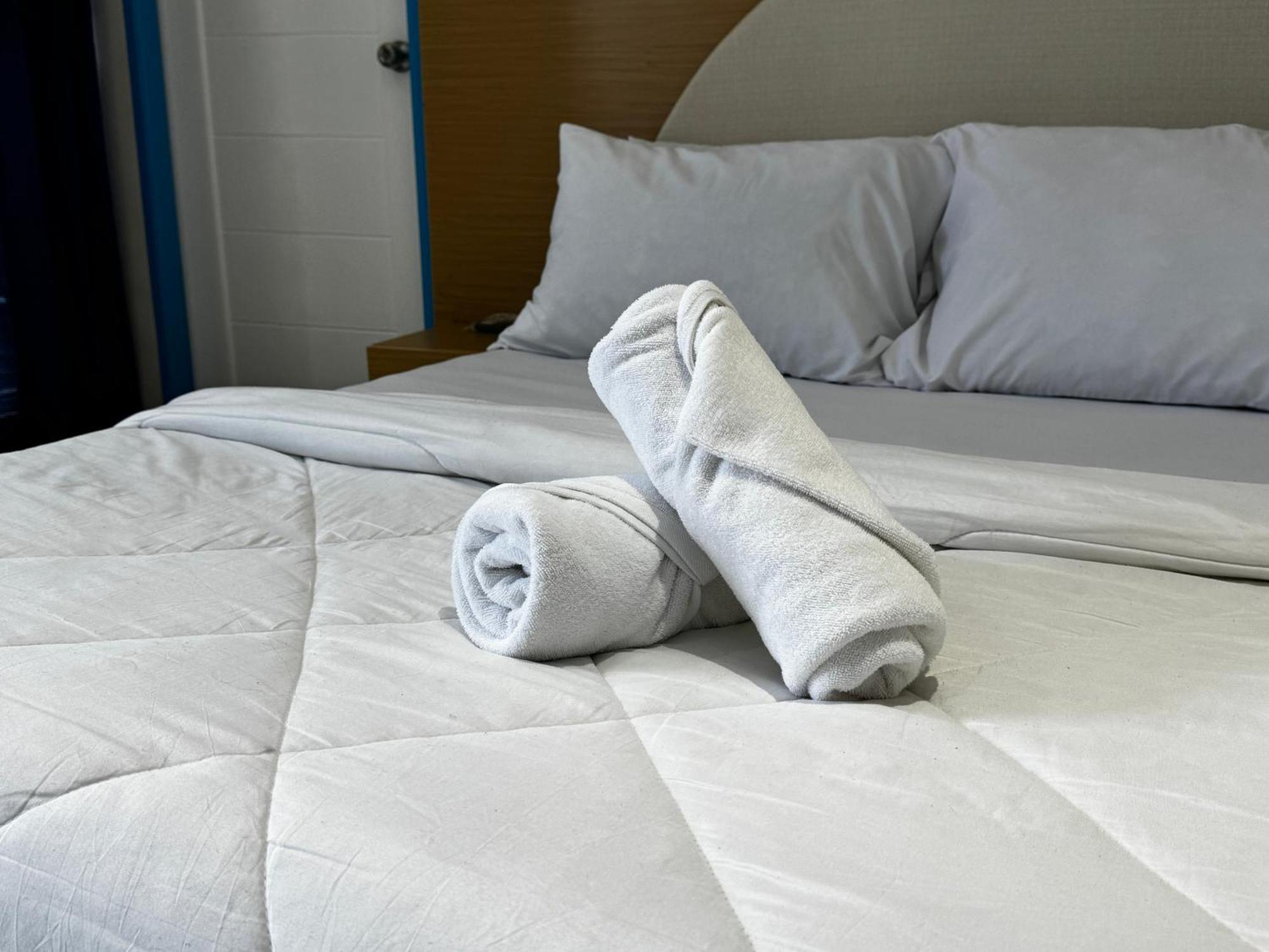 Bernese Resort Hotel Powered By Cocotel Ligao Habitación foto