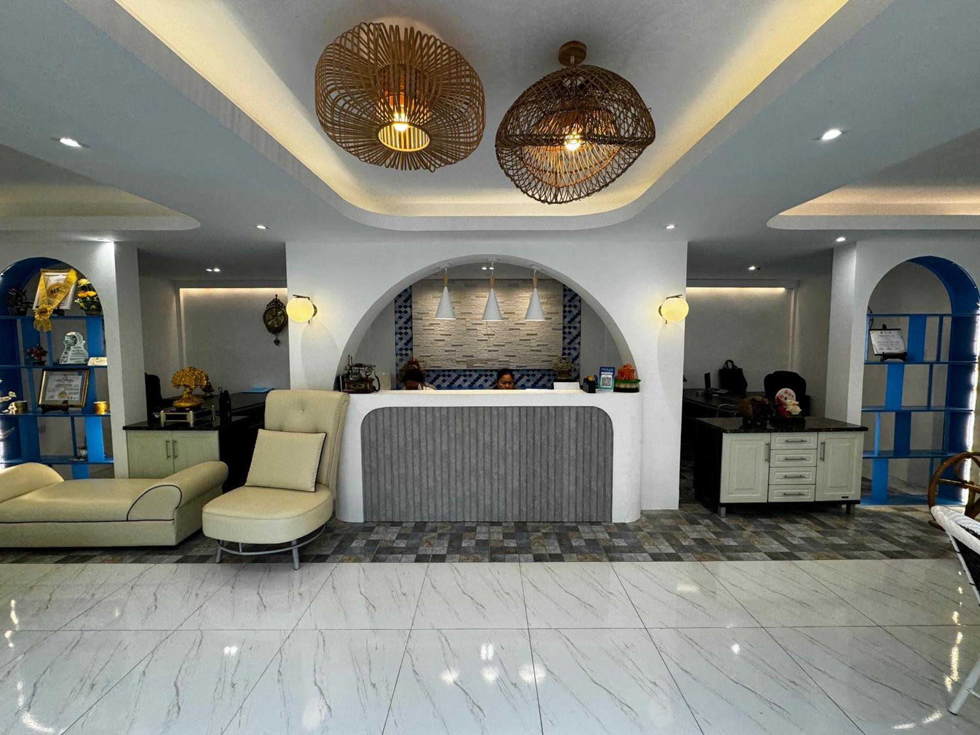 Bernese Resort Hotel Powered By Cocotel Ligao Exterior foto