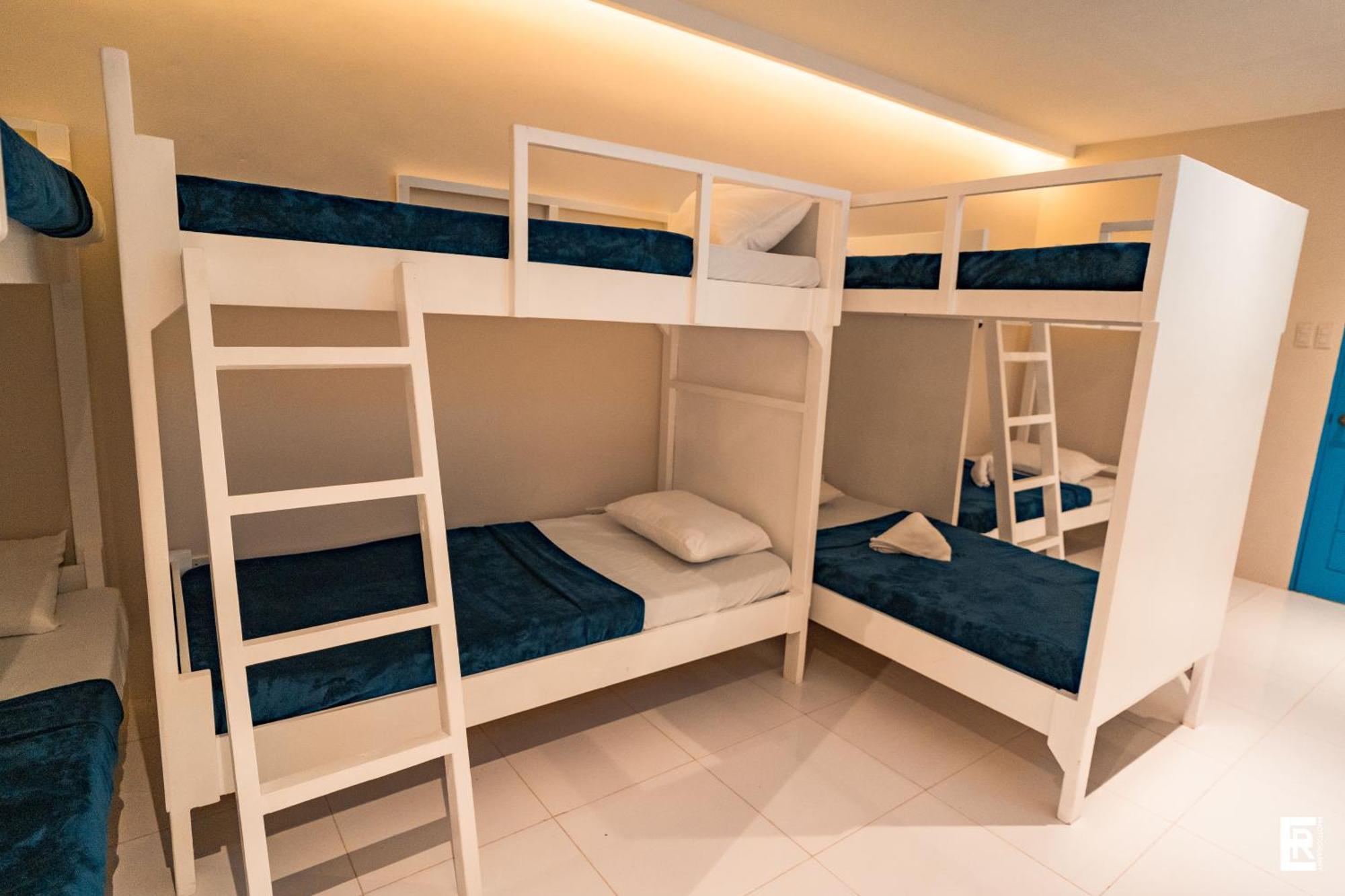Bernese Resort Hotel Powered By Cocotel Ligao Habitación foto
